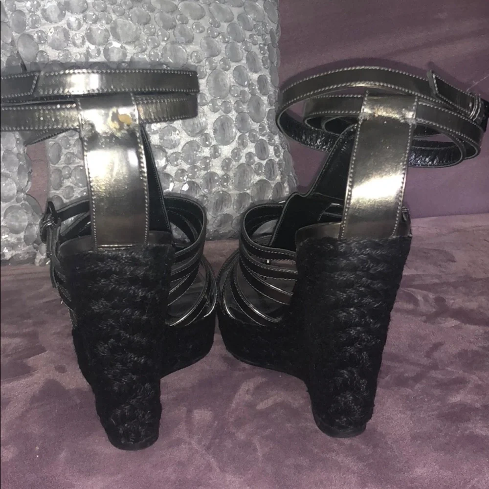 Burberry wedges in black / metallic size 9 - Picture 6 of 9